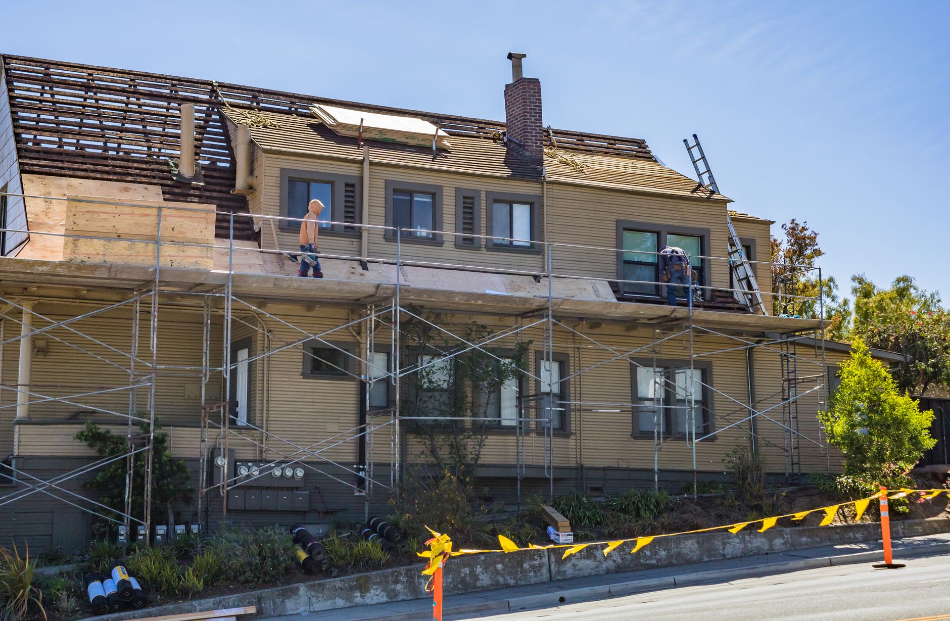 Drainage & Gutters roofing service